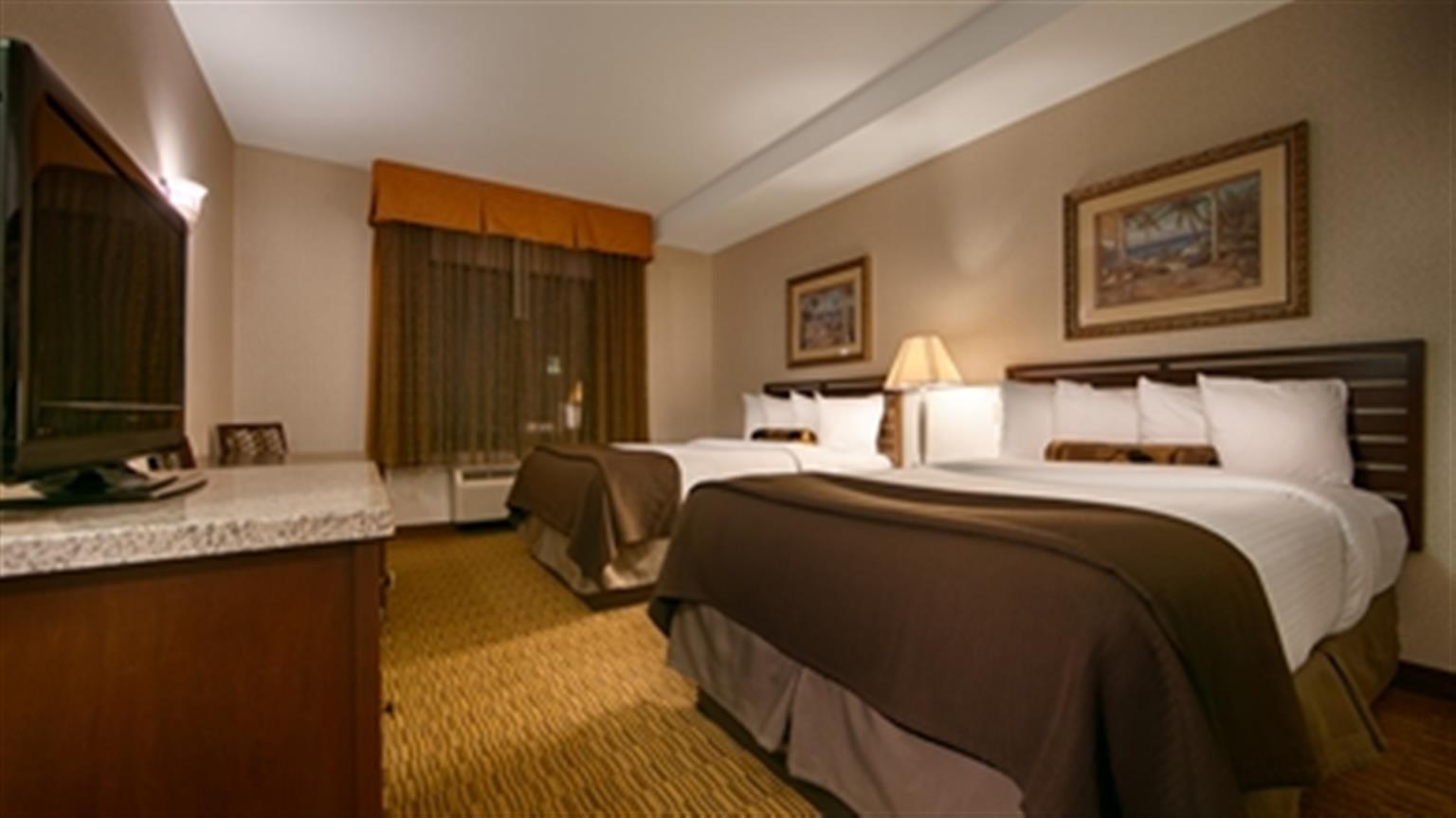 Hotel Western At The Convention Center 3*