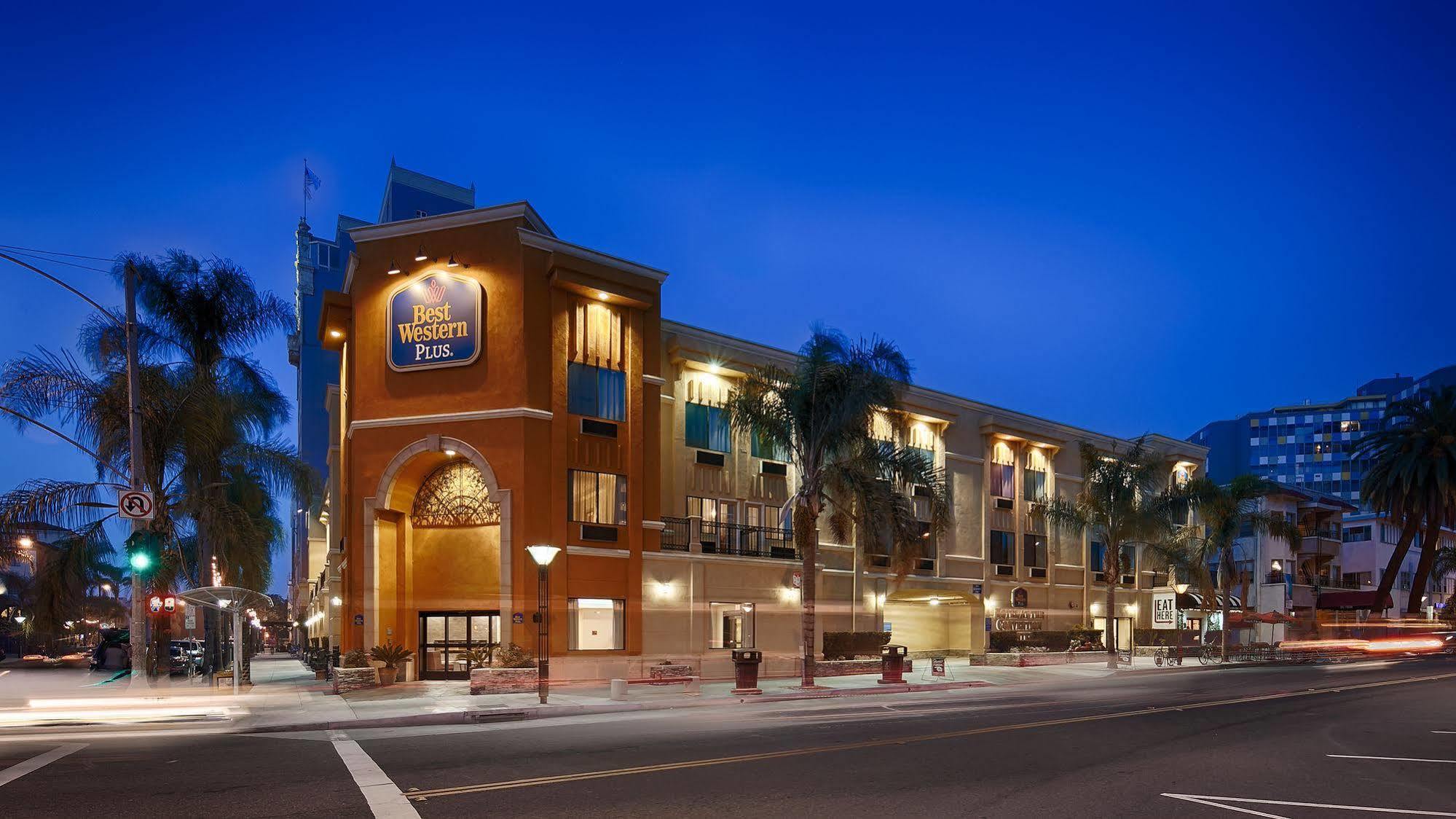 Western At The Convention Center Hotel 3*