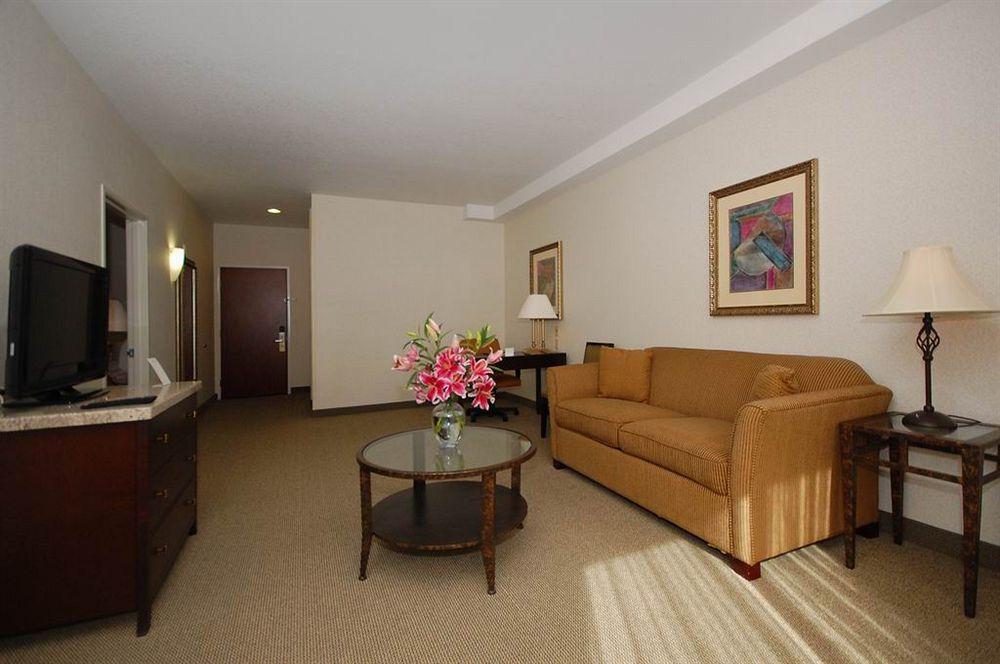 Hotel Western At The Convention Center