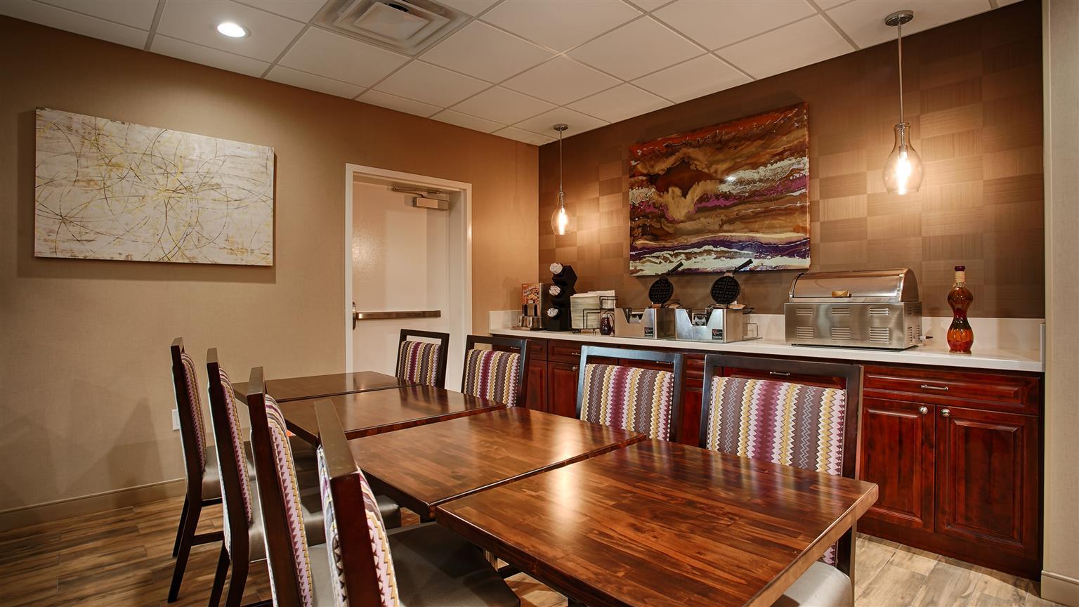Western At The Convention Center Hotel 3*